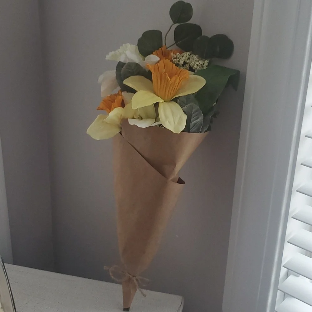 DELUXE BOUQUET  FAUX  SPRING FLOWERS